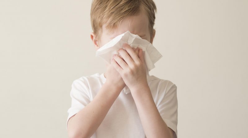 criança doente, gripe, resfriado - foto freepik