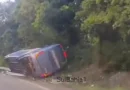 Teolândia: Ônibus da empresa  Águia Branca tomba na manhã deste sábado (4)