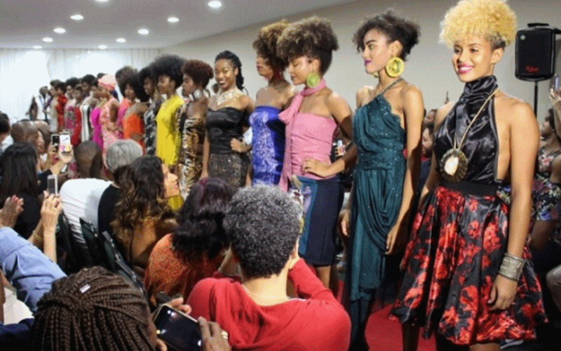 Agência De Moda Empodera Jovens Da Periferia Com Concursos E Desfiles