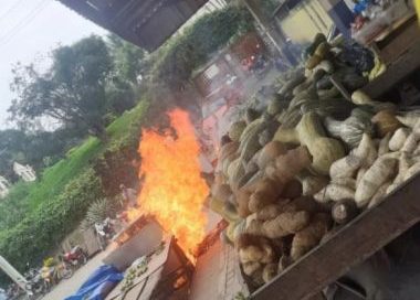 Gandu: Barraca pega fogo em feira livre após botijão de gás vazar
