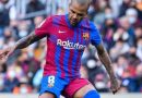 Barcelona retira Daniel Alves da lista de lendas no site do clube após condenação por agressão sexual