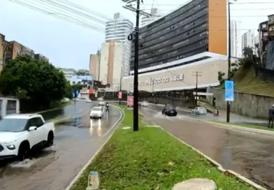 Chuvas torrenciais atingem Salvador e algumas cidades do baixo sul da Bahia