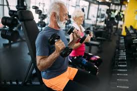Musculação melhora sintomas de depressão e ansiedade em idosos