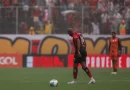 Vitória perde para o São Paulo no Barradão e segue sem vencer no Brasileiro