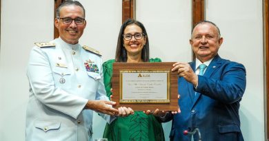 ALBA homenageia comandante do 2º Distrito Naval com título de Cidadão Baiano