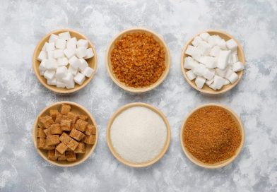 Refinado, mascavo, demerara e de coco: conheça as diferenças entre os tipos de açúcar