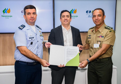 Neoenergia Coelba assina termo de cooperação técnica com Exército e Força Aérea Brasileira para instalar usinas solares em Salvador