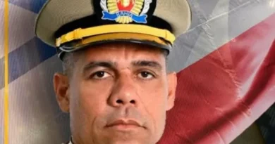 Sargento da PM, esposa e amiga morrem em grave acidente no Subúrbio Sargento da PM, esposa e amiga morrem em grave acidente no Subúrbio