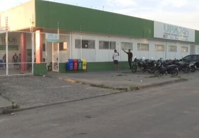 Casal é preso por suspeita de maus-tratos após morte de bebê de dois meses Casal é preso por suspeita de maus-tratos após morte de bebê de dois meses